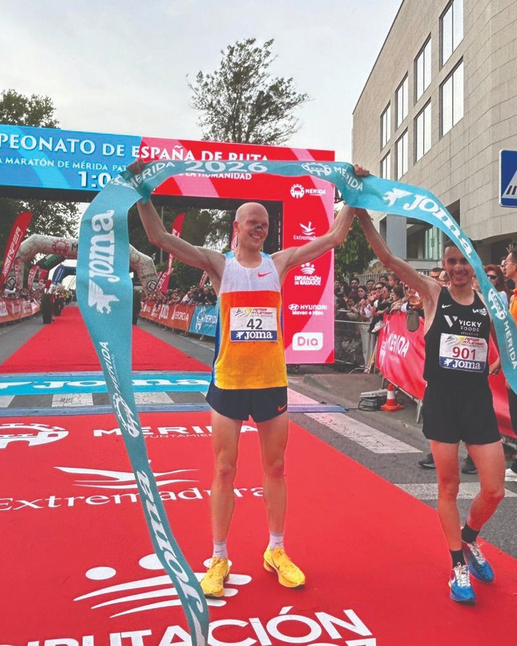 El emeritense Jorge González y Fátima Azzahraa revalidan títulos de campeones de España de media maratón en Mérida El emeritense Jorge González y Fátima Azzahraa revalidan títulos de campeones de España de media maratón en Mérida