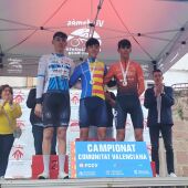 Jorge López (centro), en el podio de ciclistas de la Comunitat Valenciana en categoría cadete.
