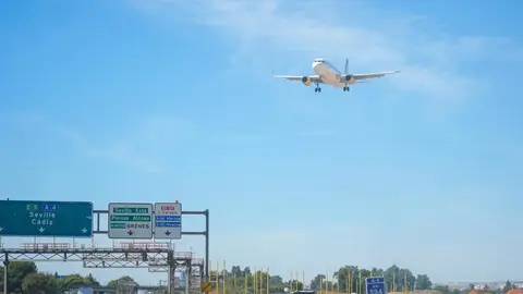 El aeropuerto atenderá medio centenar de vuelos con motivo de la final de la Copa del Rey El aeropuerto atenderá medio centenar de vuelos con motivo de la final de la Copa del Rey