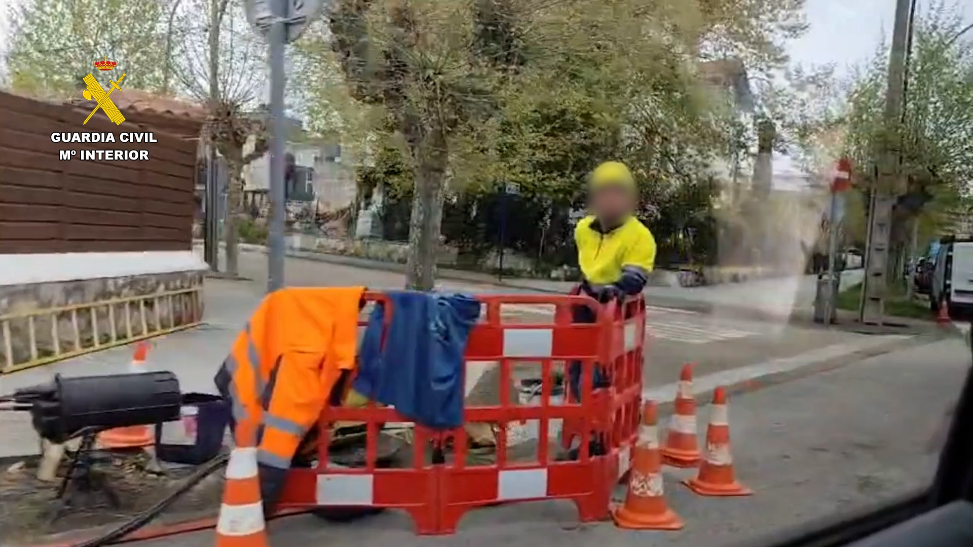 Siete personas detenidas como operarios de mantenimiento fakes que robaban cobre a plena luz del día en pueblos de Cantabria Siete personas detenidas como operarios de mantenimiento fakes que robaban cobre a plena luz del día en pueblos de Cantabria