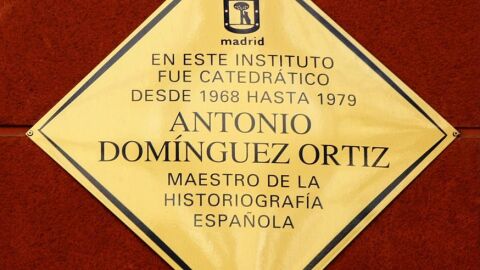 Antonio Dom&iacute;nguez Ortiz