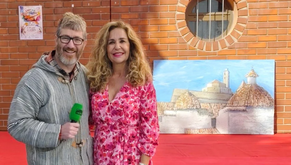 Más de Uno Ibiza y Formentera junto a la artista Marta Torres Más de Uno Ibiza y Formentera junto a la artista Marta Torres