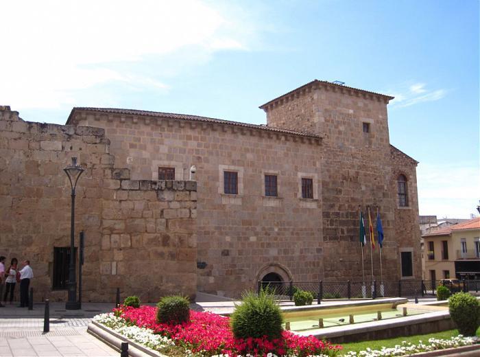 Extremadura urge al Gobierno a devolver a los menores de Ceuta a sus países en defensa de su interés y el de sus padres Extremadura urge al Gobierno a devolver a los menores de Ceuta a sus países en defensa de su interés y el de sus padres