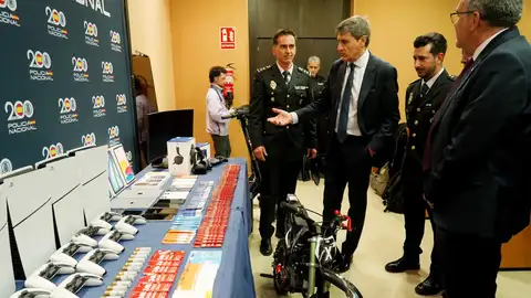 Golpe al crimen organizado en Granada: 36 detenidos en dos operaciones contra narcolanchas y estafas masivas Golpe al crimen organizado en Granada: 36 detenidos en dos operaciones contra narcolanchas y estafas masivas