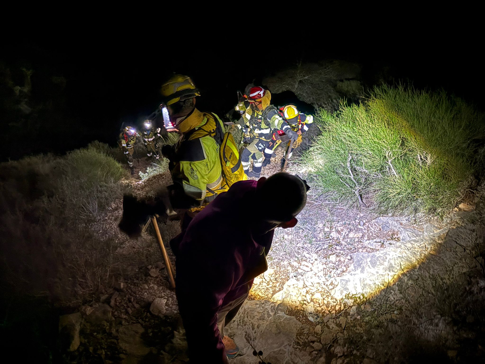 Controlado en pocas horas y sin daños personales el incendio forestal registrado anoche en la Sierra de Orihuela Controlado en pocas horas y sin daños personales el incendio forestal registrado anoche en la Sierra de Orihuela