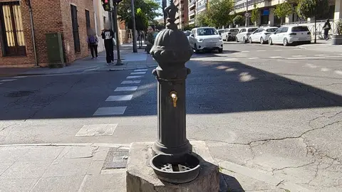 Una triple avería en Yunquera de Henares obliga a la Mancomunidad de Aguas del Sorbe al corte total del suministro de agua a los municipios que se encuentran aguas abajo Fuente del Paseo de la Estación de Alcalá de Henares