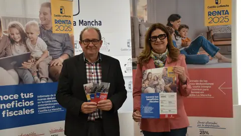 La directora general de Tributos y Ordenación del Juego, Susana Pastor, y el delegado provincial de Hacienda, Administraciones Públicas y Transformación Digital, Ramón Pérez Tornero La directora general de Tributos y Ordenación del Juego, Susana Pastor, y el delegado provincial de Hacienda, Administraciones Públicas y Transformación Digital, Ramón Pérez Tornero