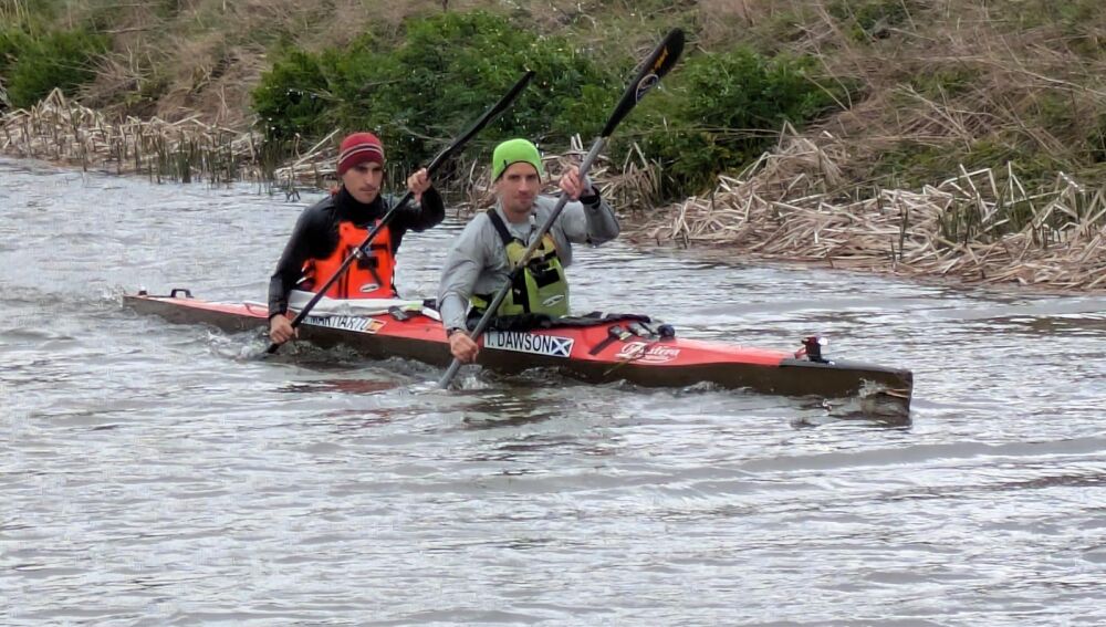 Aritz Martiartu y Tom Dawson en el Támesis