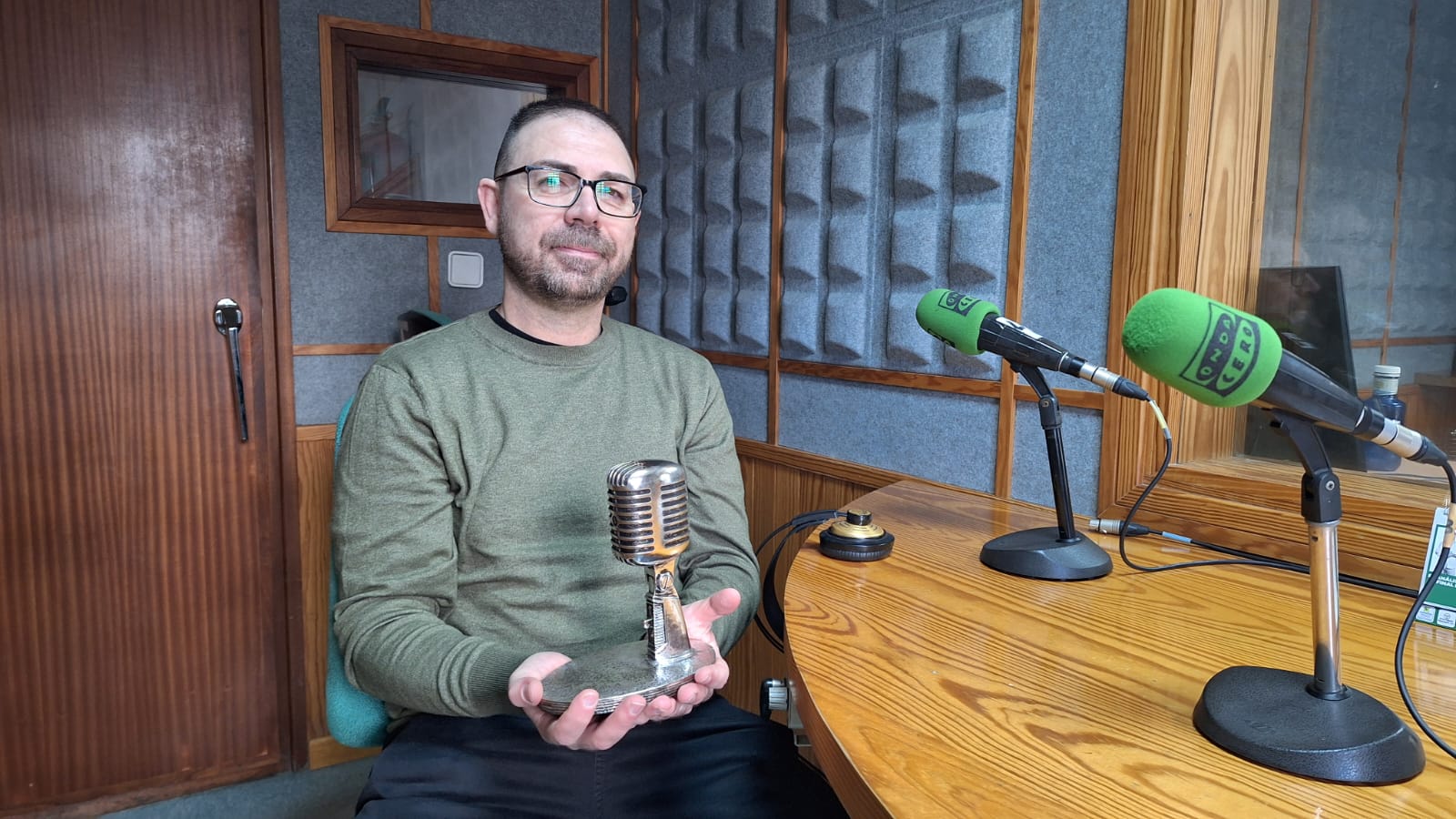 Héctor Escandell: "La falta de industria local hace muy complicado mantener una continuidad de rodajes en Ibiza" Héctor Escandell: "La falta de industria local hace muy complicado mantener una continuidad de rodajes en Ibiza"