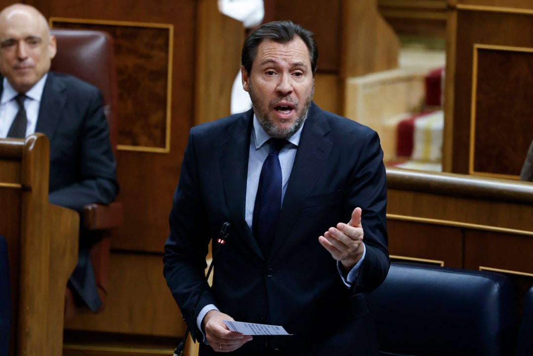 Óscar Puente exige a Juanma Moreno que explique "la falta de coordinación" del 112 de Andalucía en Adamuz: "Salga y responda" Óscar Puente exige a Juanma Moreno que explique "la falta de coordinación" del 112 de Andalucía en Adamuz: "Salga y responda"