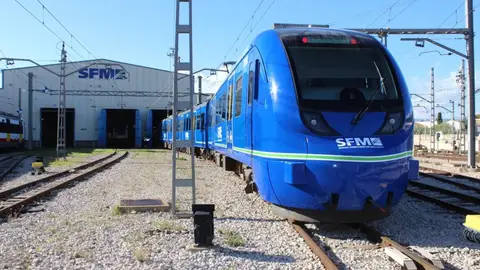 Un tren de Serveis Ferroviaris de Mallorca SFM Un tren de Serveis Ferroviaris de Mallorca SFM