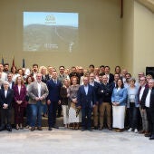 Alcaldes de la Ribera junto al presidente de la diputación de Valencia en la presentación de GestiFoc