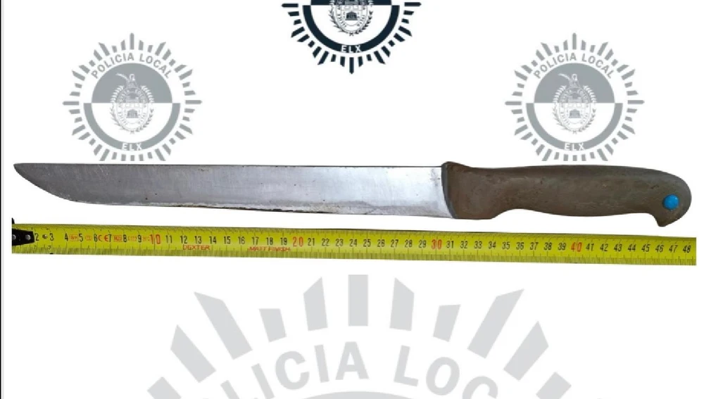 Cuchillo con el que los detenidos en Elche agredieron a la víctima. Cuchillo con el que los detenidos en Elche agredieron a la víctima.