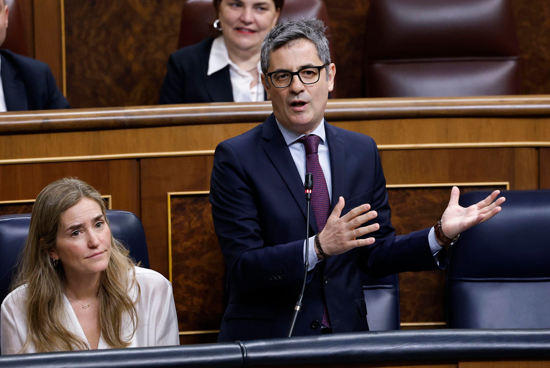 Tertulia: Ministros probegoña y antipeinado