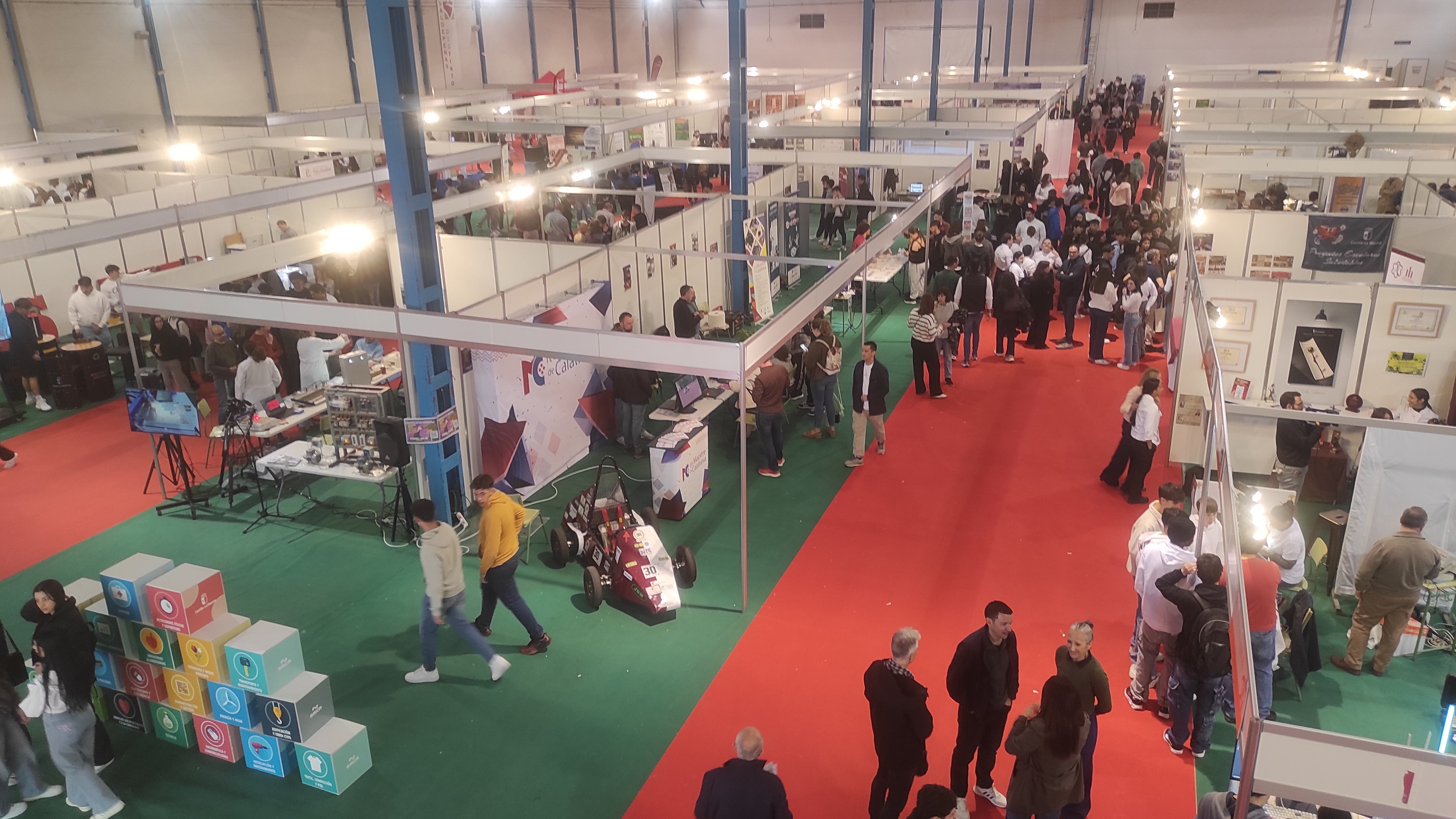 El consejero de Educación valora en Valdepeñas la FP: "un sistema que da respuesta a múltiples perfiles profesionales" El consejero de Educación valora en Valdepeñas la FP: "un sistema que da respuesta a múltiples perfiles profesionales"