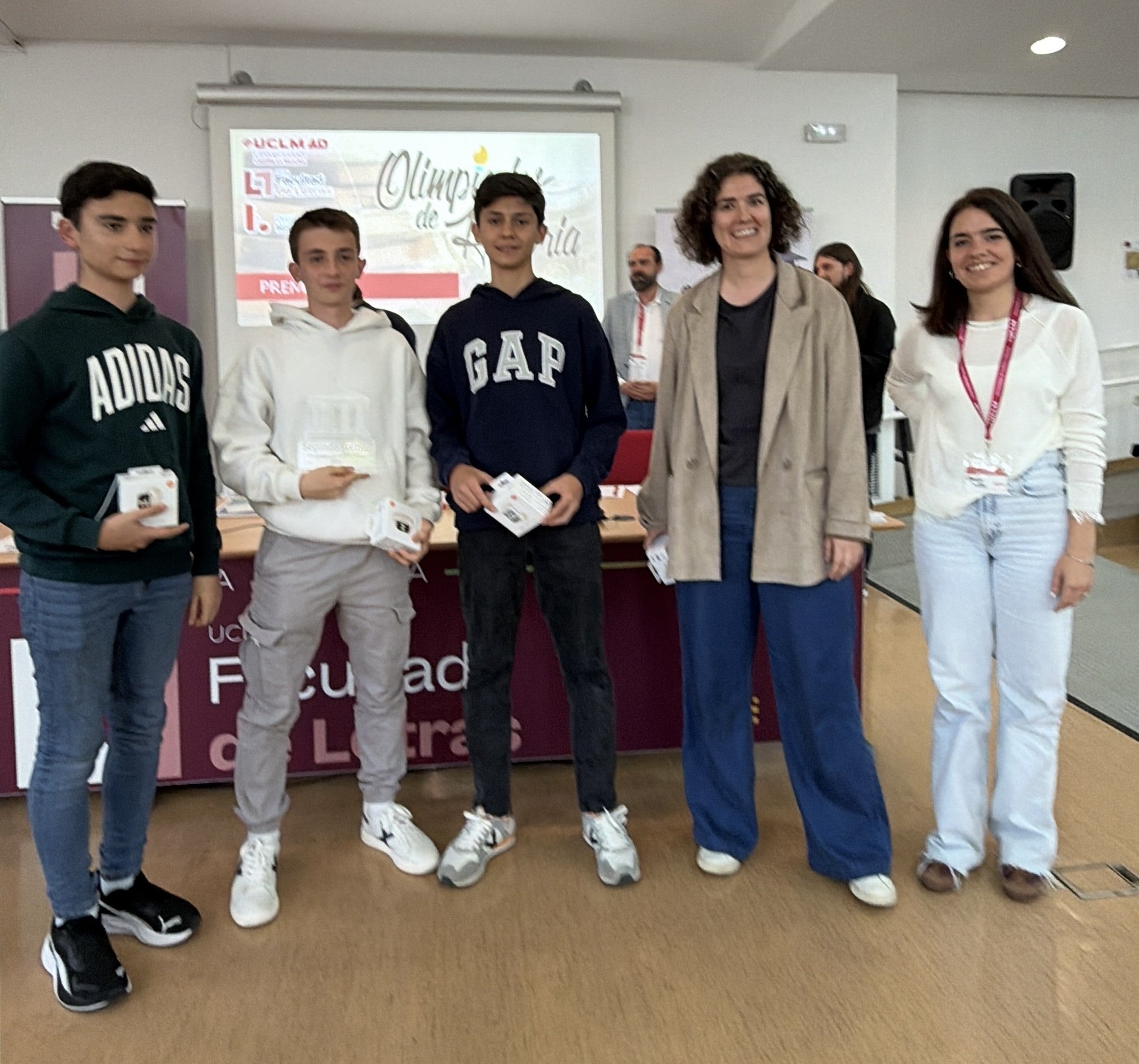 El IES Clara Campoamor de La Solana 2º premio en las II Olimpiadas de Historia de la Facultad de Letras El IES Clara Campoamor de La Solana 2º premio en las II Olimpiadas de Historia de la Facultad de Letras