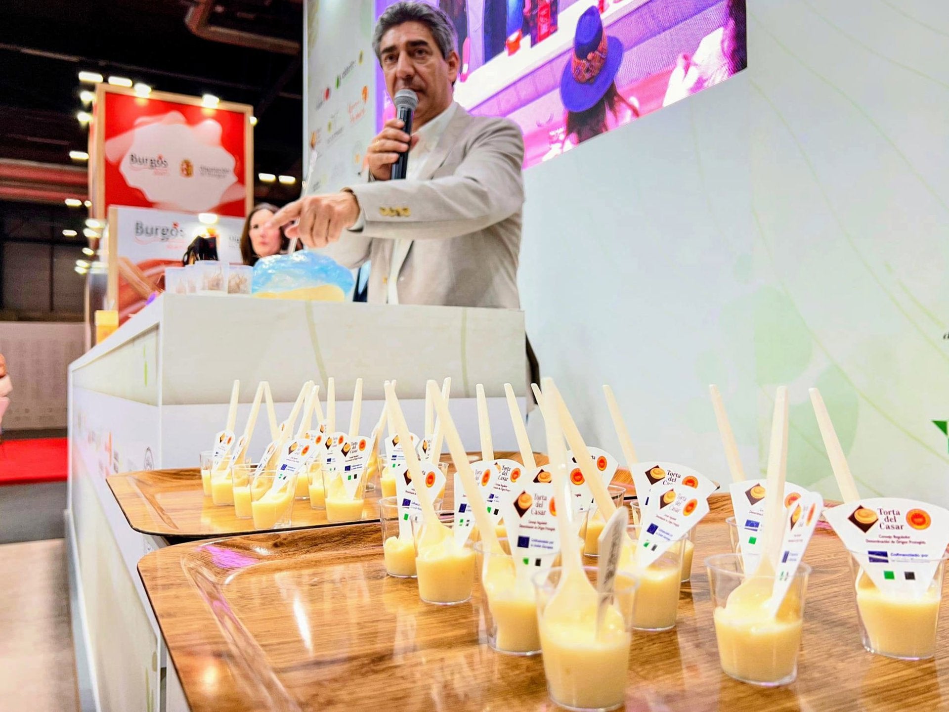 La DOP Torta del Casar participa en el Salón Gourmets con catas y degustaciones para promocionar el queso La DOP Torta del Casar participa en el Salón Gourmets con catas y degustaciones para promocionar el queso