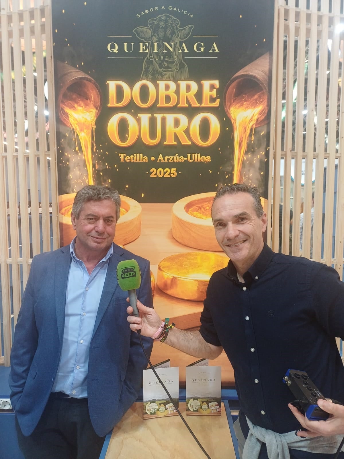 Con José Luís Lamas, de Queinaga, e presidente da DOP Arzúa Ulloa e Queixo-Tetilla, no Salón Gourmets 2026 Con José Luís Lamas, de Queinaga, e presidente da DOP Arzúa Ulloa e Queixo-Tetilla, no Salón Gourmets 2026