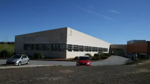 El SES firma el nuevo contrato de transporte del Banco de Sangre de Extremadura por 5,15 millones para tres años El SES firma el nuevo contrato de transporte del Banco de Sangre de Extremadura por 5,15 millones para tres años