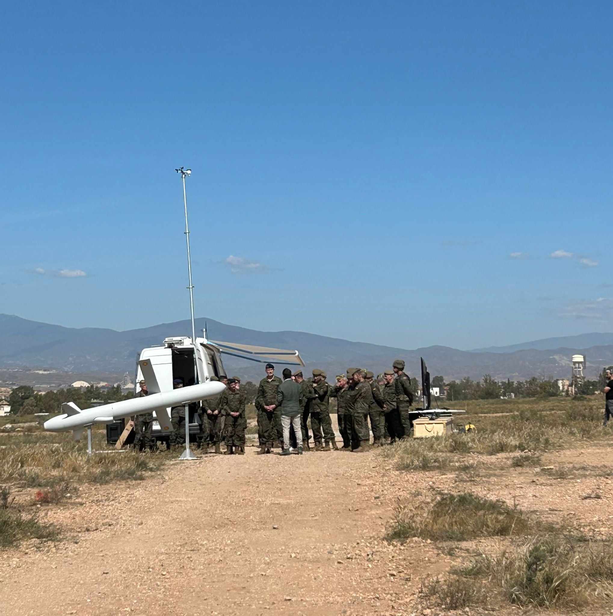 El Felipe VI visita la base Álvarez de Sotomayor y respalda la transformación tecnológica del Ejército El Felipe VI visita la base Álvarez de Sotomayor y respalda la transformación tecnológica del Ejército