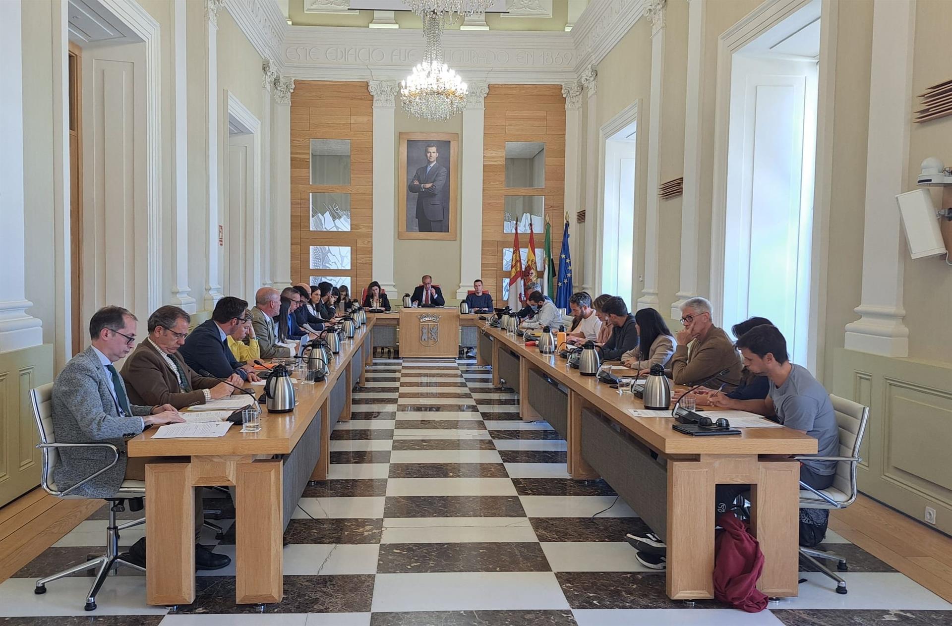 Cáceres reforzará la limpieza y seguridad y extiende la instalación de Puntos Violetas a todos los eventos masivos Cáceres reforzará la limpieza y seguridad y extiende la instalación de Puntos Violetas a todos los eventos masivos