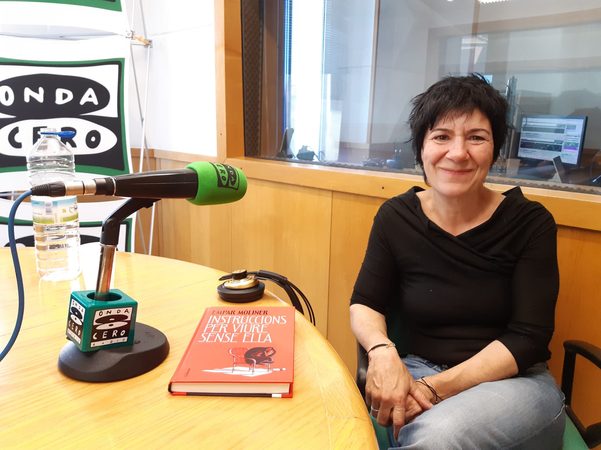 Continuar escrivint després de morir, la història provocadora d’Empar Moliner a "Instruccions per viure sense ella" Continuar escrivint després de morir, la història provocadora d’Empar Moliner a "Instruccions per viure sense ella"