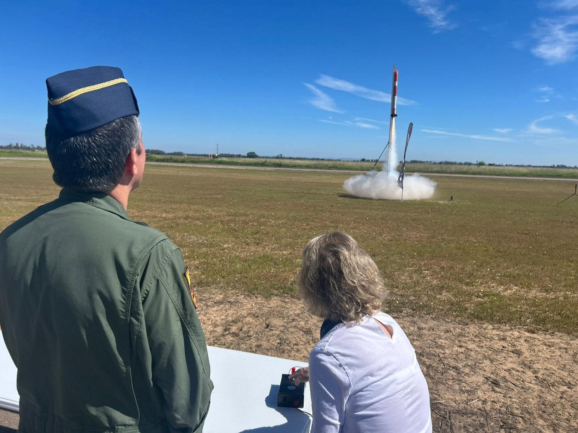 Medio millar de estudiantes extremeños diseñan, construyen y lanzan al espacio minisatélites en un programa educativo Medio millar de estudiantes extremeños diseñan, construyen y lanzan al espacio minisatélites en un programa educativo