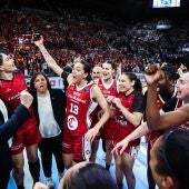 Zaragoza vencía a Landes y celebraba con su afición 