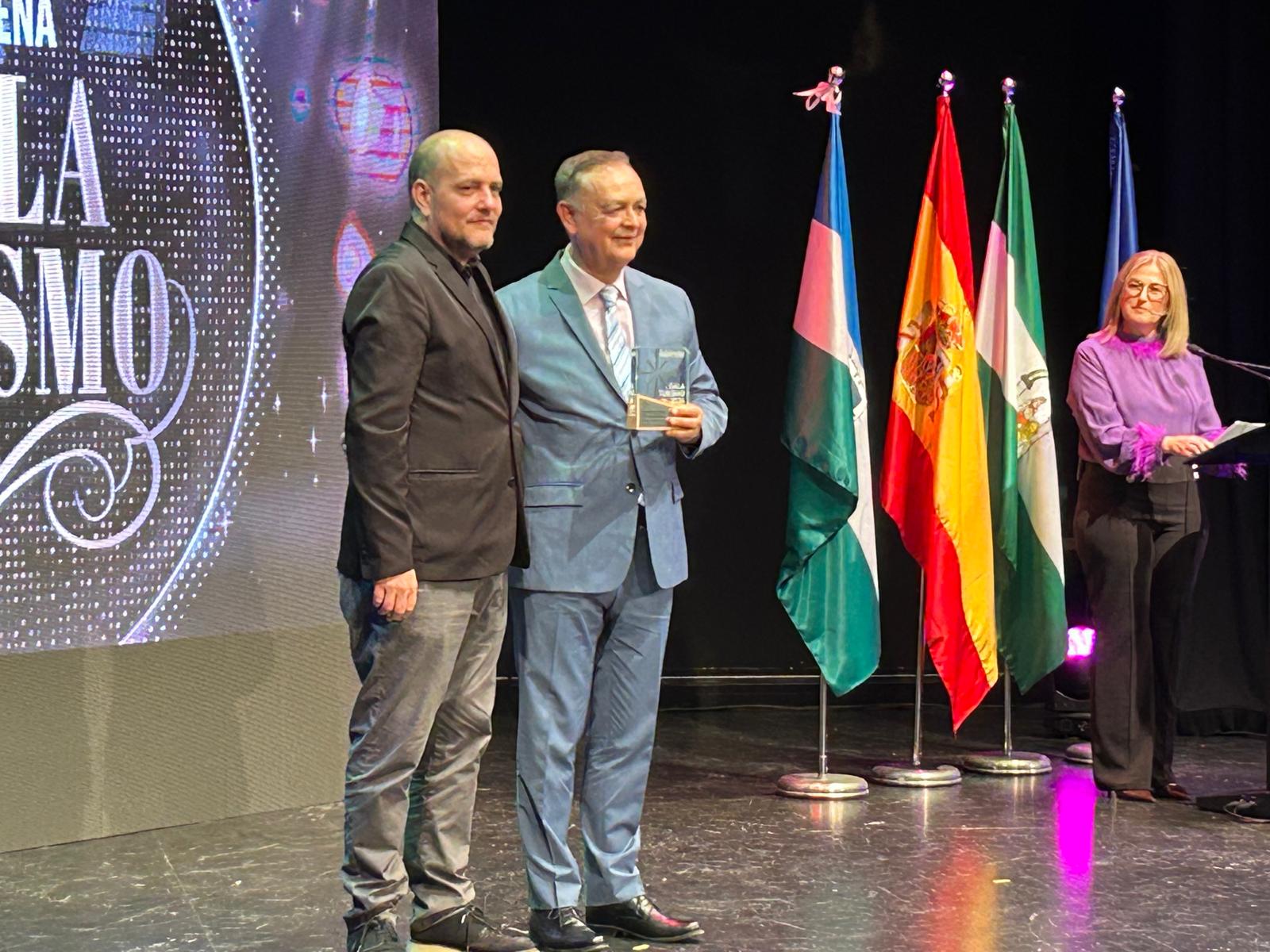 Onda Cero Granada, premiada en la I Gala del Turismo de Salobreña por su labor de difusión y promoción del destino Onda Cero Granada, premiada en la I Gala del Turismo de Salobreña por su labor de difusión y promoción del destino