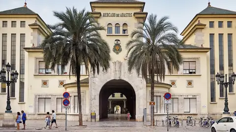 Fachada principal del antiguo mercado abastos