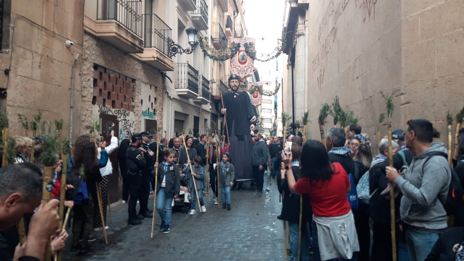 Pérez Llorca confirma que el Pleno del Consell declarará este viernes a la Peregrina como Bien de Interés Cultural Inmaterial Pérez Llorca confirma que el Pleno del Consell declarará este viernes a la Peregrina como Bien de Interés Cultural Inmaterial