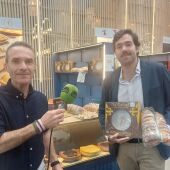 Alberto Gómez Barros con Carlos Gándara, de Tupana Obrador, no Salón Gourmets 2026
