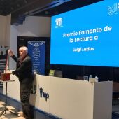 La Fundación José Manuel Lara entrega el Premio al Fomento de la Lectura a Luigi Ludus en el festival Letras en Off