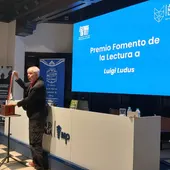 La Fundación José Manuel Lara entrega el Premio al Fomento de la Lectura a Luigi Ludus en el festival Letras en Off La Fundación José Manuel Lara entrega el Premio al Fomento de la Lectura a Luigi Ludus en el festival Letras en Off