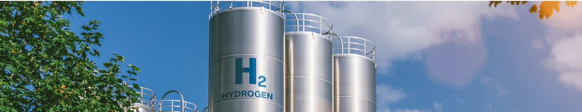 la delegada territorial de la Junta de Castilla y León, Raquel Alonso; Jorge Valentín-Gamazo, tesorero de la Cámara de Comercio de Valladolid, y Alicia García, gerente territorial del Ecyl en Valladolid, presentan la Feria la delegada territorial de la Junta de Castilla y León, Raquel Alonso; Jorge Valentín-Gamazo, tesorero de la Cámara de Comercio de Valladolid, y Alicia García, gerente territorial del Ecyl en Valladolid, presentan la Feria