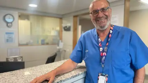 Fernando Mestre, médico especialista en Urgencias y Emergencias y coordinador del Servicio de Urgencias del Hospital Vithas Castellón Fernando Mestre, médico especialista en Urgencias y Emergencias y coordinador del Servicio de Urgencias del Hospital Vithas Castellón