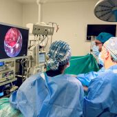 El equipo de Cirugía Pediátrica de Quirónsalud Málaga realiza la primera cirugía toracoscópica de atresia esofágica en un recién nacido en la sanidad malagueña