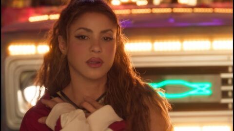 Shakira, en el videoclip de 'ALGO T&Uacute;'