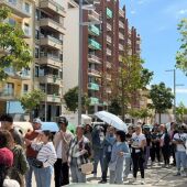 Largas colas de inmigrantes irregulares en las oficinas municipales de Palma