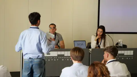 Imagen de archivo de una edición del Aula de Debate. Imagen de archivo de una edición del Aula de Debate.