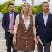  La presidenta del PP extremeño, María Guardiola y el líder de Vox, Óscar Fernández Calle