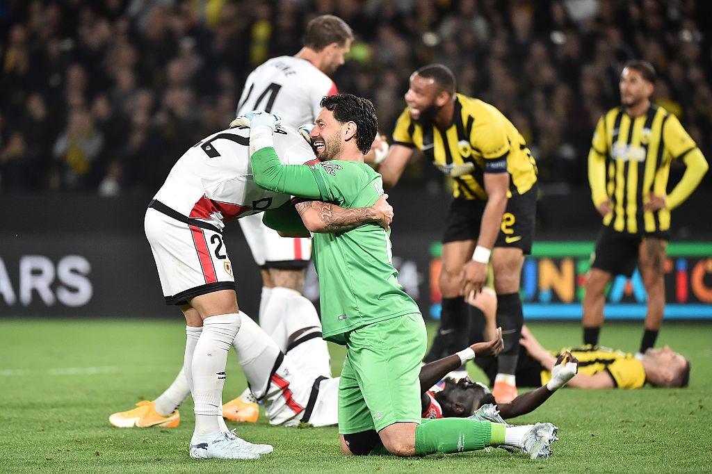 Batalla, tras la clasificación del Rayo a semifinales de la Conference: "Hay que darle mucho valor a esto"