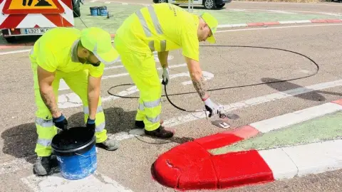 Transportes adjudica por más de 8 millones un contrato para conservar 208 km de carreteras en la provincia de Badajoz Transportes adjudica por más de 8 millones un contrato para conservar 208 km de carreteras en la provincia de Badajoz