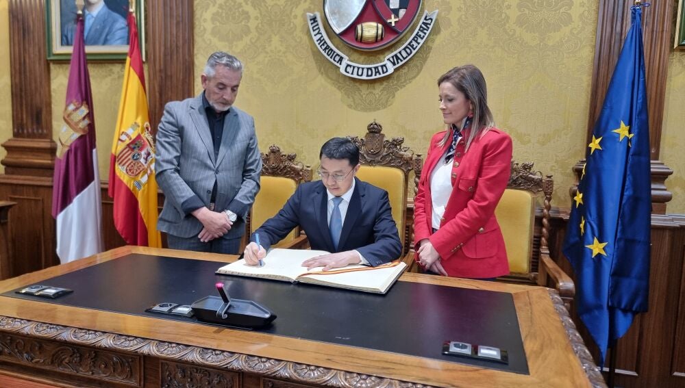 Visita institucional de la delegación china de Luzhou