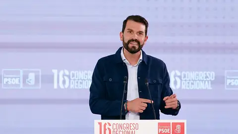 El PSOE lamenta cuatro meses perdidos para acabar en un acuerdo que confirma que Extremadura no decide El PSOE lamenta cuatro meses perdidos para acabar en un acuerdo que confirma que Extremadura no decide