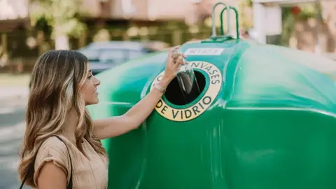 Extremadura sigue a la cola del reciclaje de envases de vidrio en España tras descender un 1,4% en 2025 Extremadura sigue a la cola del reciclaje de envases de vidrio en España tras descender un 1,4% en 2025