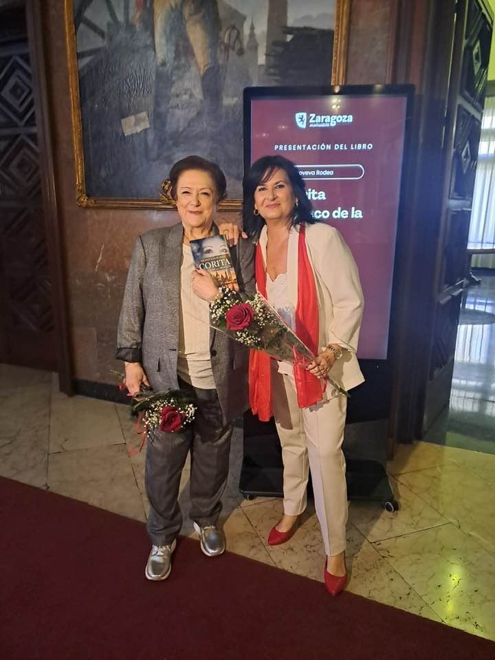 Corita Viamonte y Genoveva Roda Corita Viamonte y Genoveva Roda