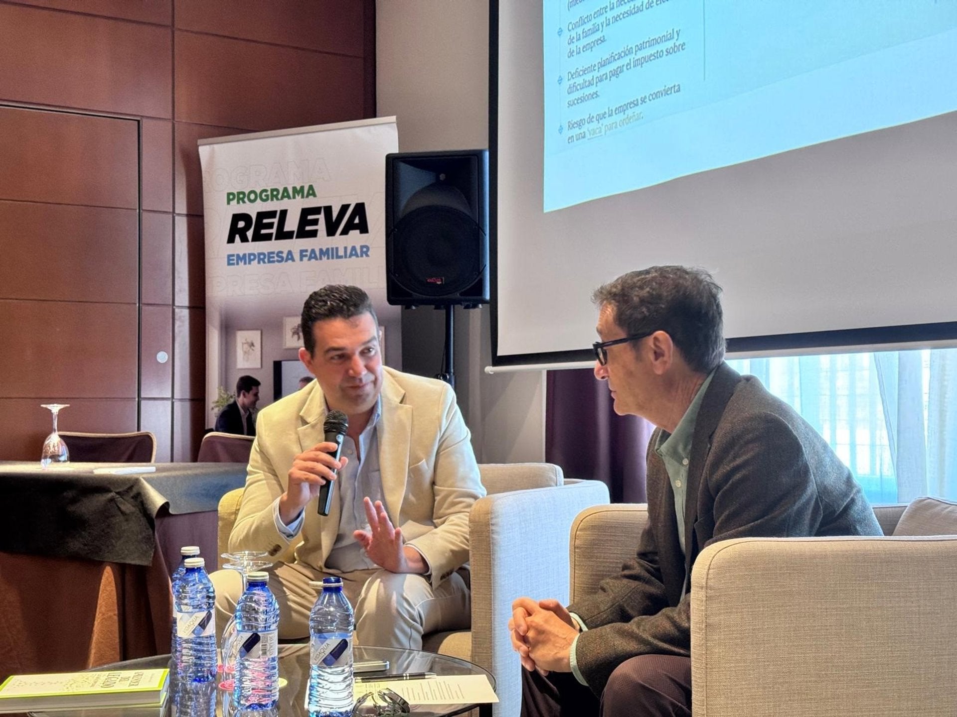 La empresa familiar analiza en Navalmoral de la Mata cómo afrontar con éxito el relevo generacional La empresa familiar analiza en Navalmoral de la Mata cómo afrontar con éxito el relevo generacional