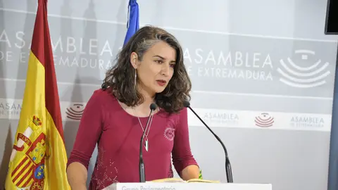 Irene de Miguel asegura que Extremadura se enfrenta a un gobierno que va a dar la espalda a las verdaderas necesidades del pueblo Irene de Miguel asegura que Extremadura se enfrenta a un gobierno que va a dar la espalda a las verdaderas necesidades del pueblo