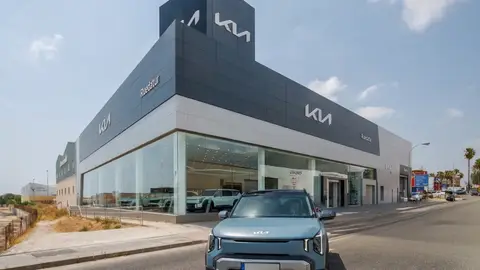 El coche eléctrico por menos de 25.000€ que quiere revolucionar Málaga llega a Kia Ruedatur El coche eléctrico por menos de 25.000€ que quiere revolucionar Málaga llega a Kia Ruedatur